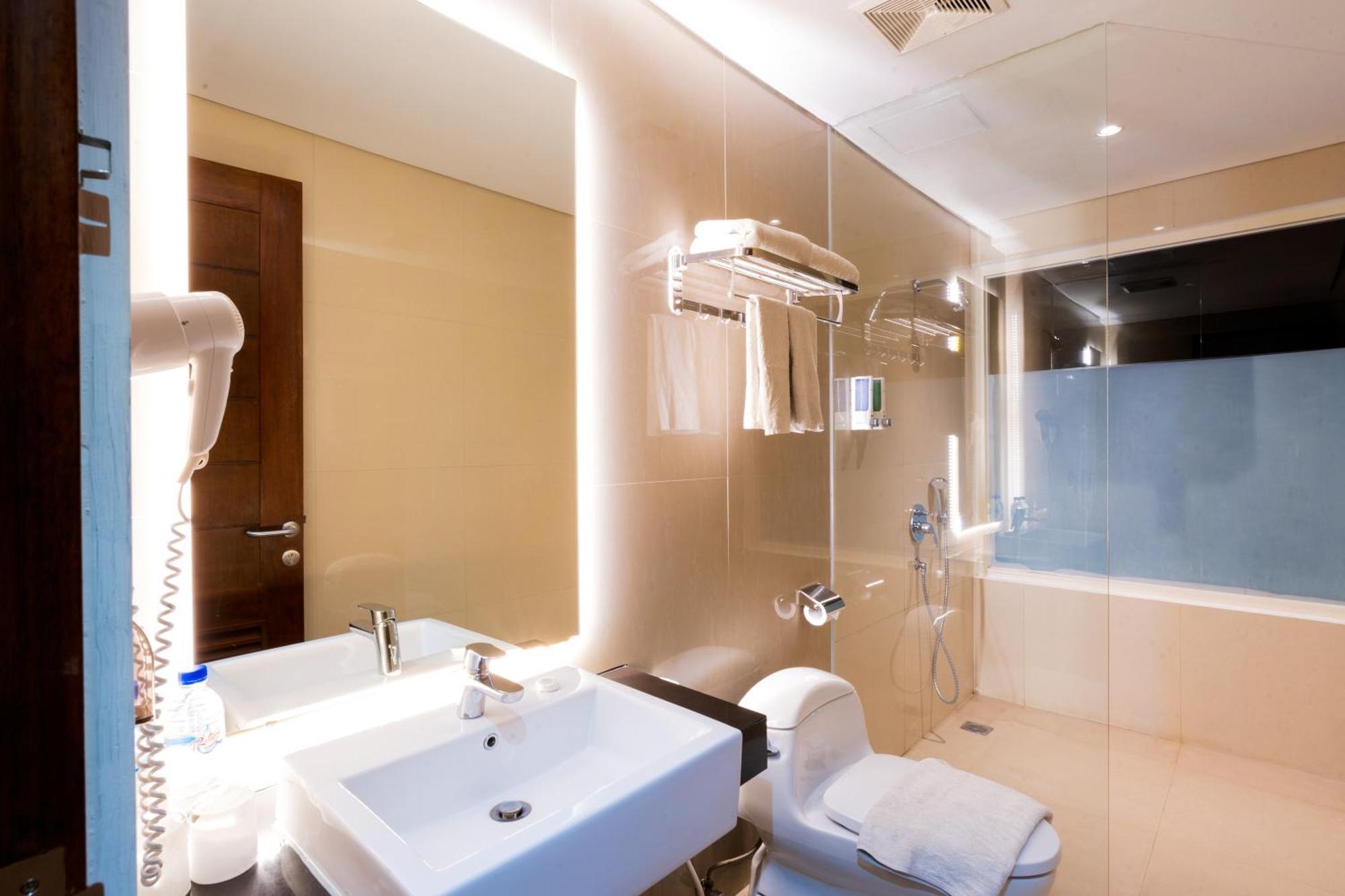 Zasgo Hotel Labuan Bajo Ngoại thất bức ảnh